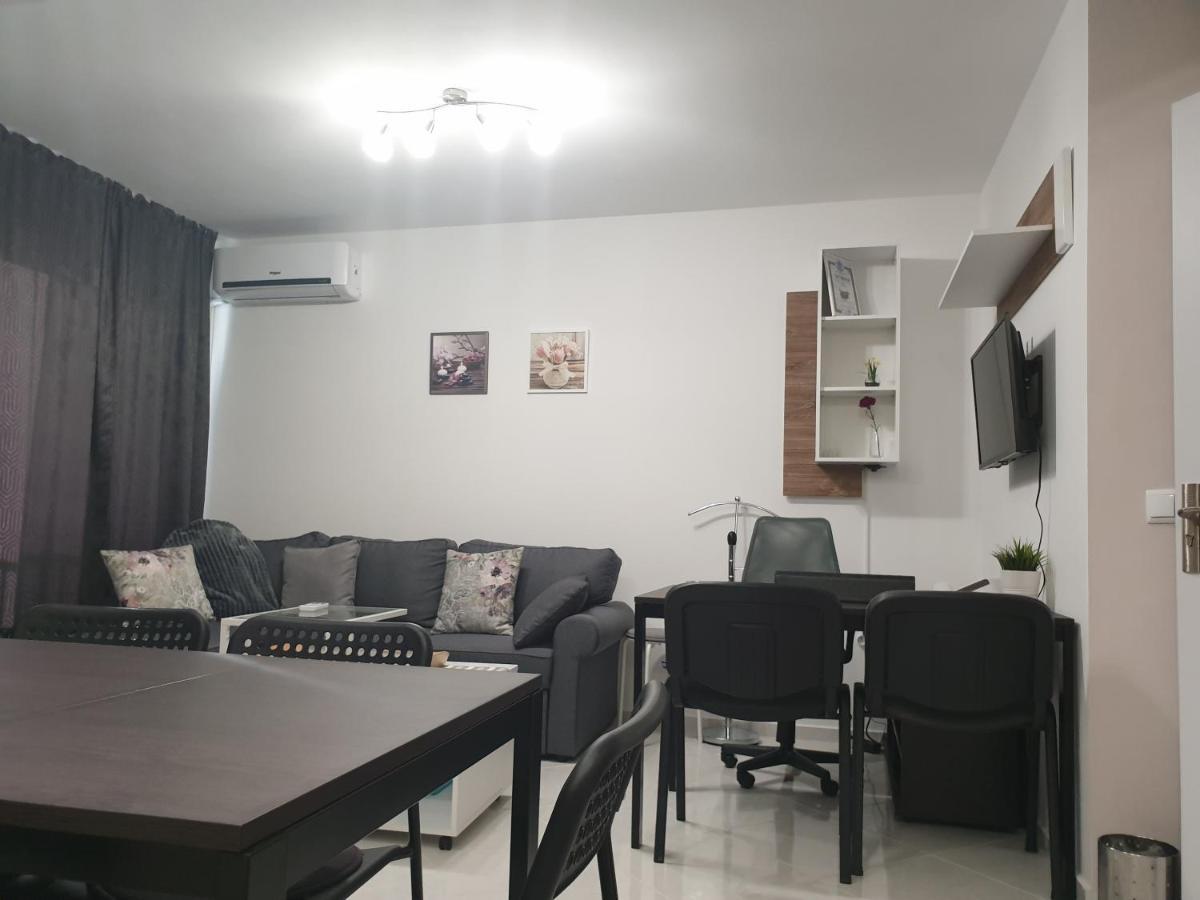New The Twins Varna Two-Bedroom, Apt 5 At 15 Tsani Ginchev Street, Floor 3 外观 照片