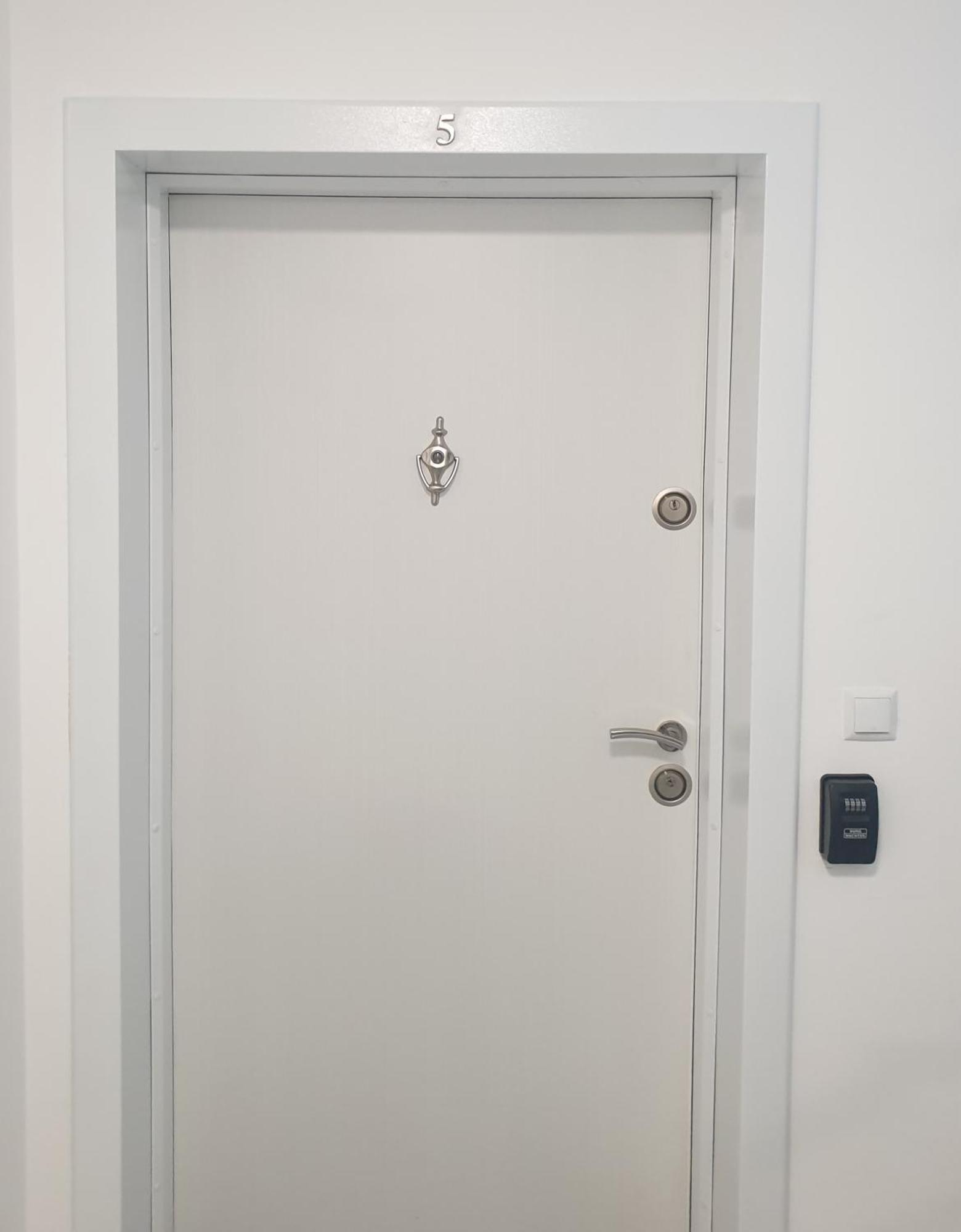 New The Twins Varna Two-Bedroom, Apt 5 At 15 Tsani Ginchev Street, Floor 3 外观 照片